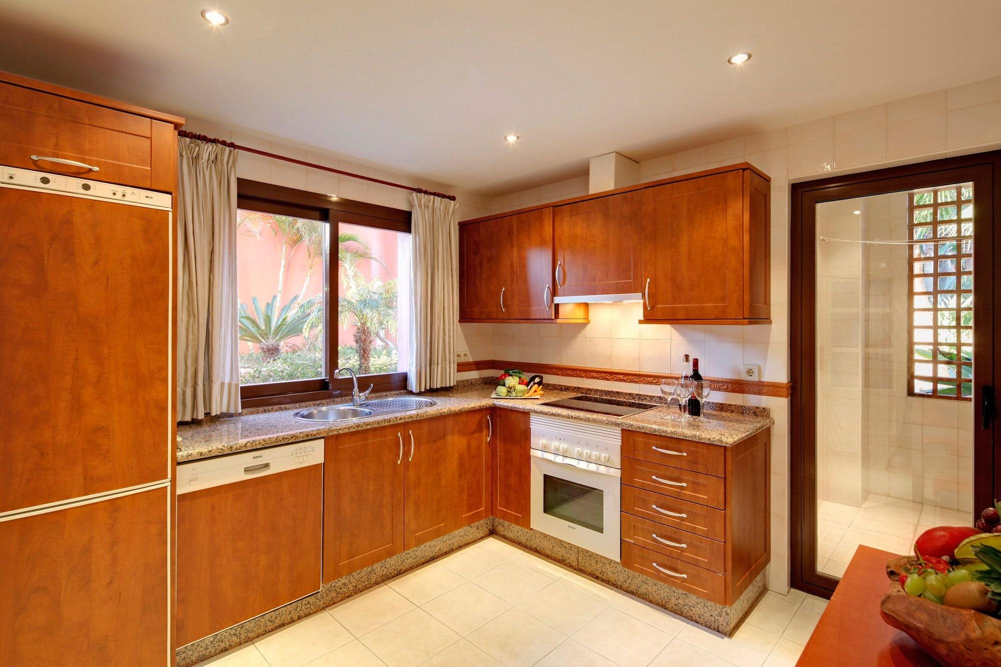 Vasari Resort Marbella Exterior photo